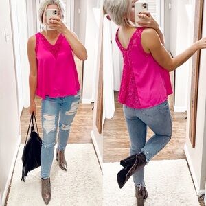 Feminine Sugar + Lips Fuchsia Pink laced Flowy Top size small